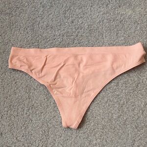 VS Seamless Thong XL